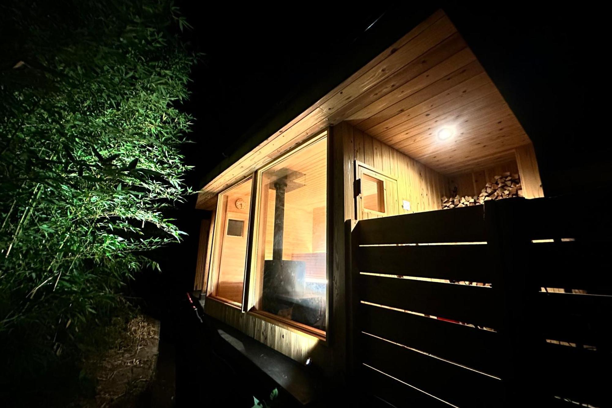 サウナとドッグラン付きのアンティーク古民家宿 Akiya Cornerstone Awaji Buitenkant foto